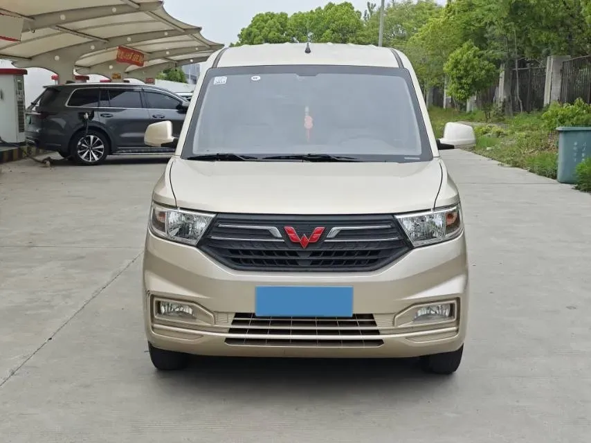 2019 WuLing HongGuang V 1.5L 99HP L4 6MT,autocango,china used car exporter,china ev exporter,chinese used car exporter,chinese used ev exporter