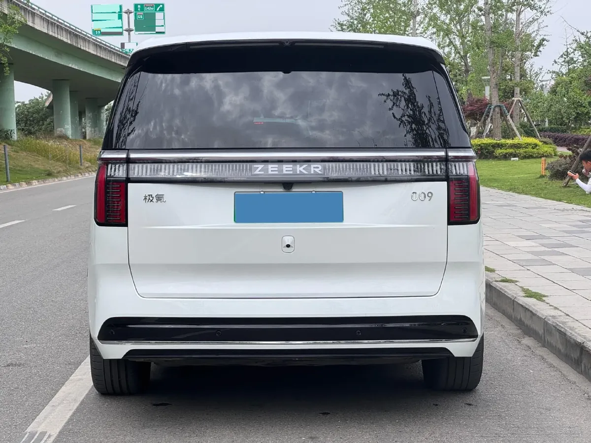 2024 Zeekr 009 BEV 140KWH,autocango,china used car exporter,china ev exporter,chinese used car exporter,chinese used ev exporter