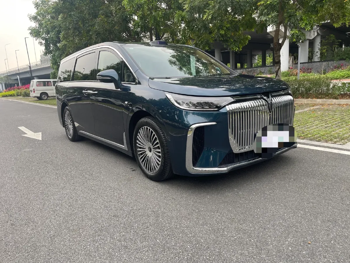 2025 Voyah Dream 1.5T 150HP L4 PHEV 41.7KWH,autocango,china used car exporter,china ev exporter,chinese used car exporter,chinese used ev exporter