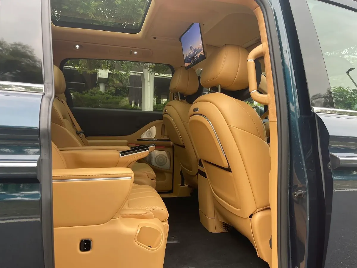 2025 Voyah Dream 1.5T 150HP L4 PHEV 41.7KWH,autocango,china used car exporter,china ev exporter,chinese used car exporter,chinese used ev exporter