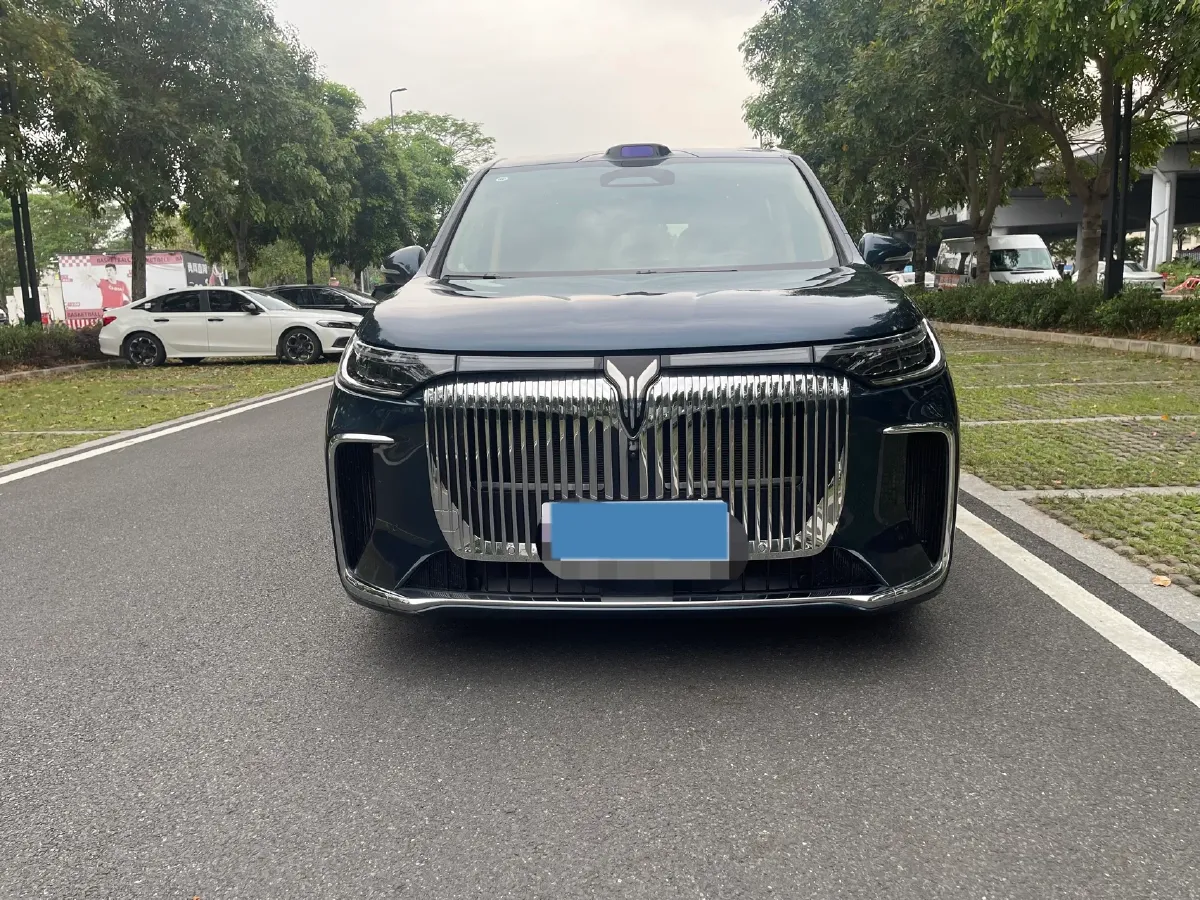 2025 Voyah Dream 1.5T 150HP L4 PHEV 41.7KWH,autocango,china used car exporter,china ev exporter,chinese used car exporter,chinese used ev exporter