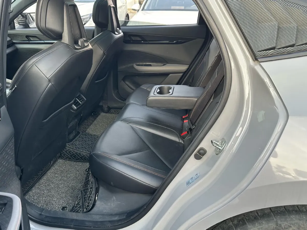 2022 ChangAn UNI-V 1.5T 188HP L4 7DCT,autocango,china used car exporter,china ev exporter,chinese used car exporter,chinese used ev exporter