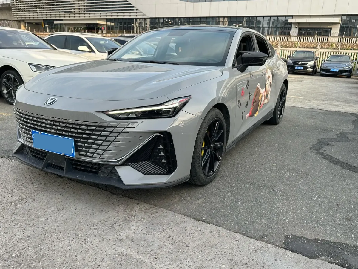 2022 ChangAn UNI-V 1.5T 188HP L4 7DCT,autocango,china used car exporter,china ev exporter,chinese used car exporter,chinese used ev exporter