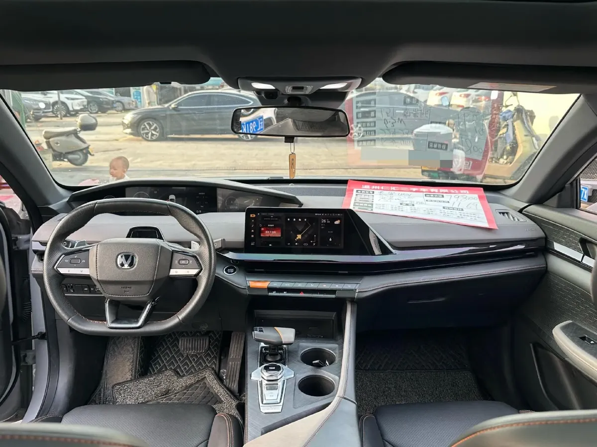 2022 ChangAn UNI-V 1.5T 188HP L4 7DCT,autocango,china used car exporter,china ev exporter,chinese used car exporter,chinese used ev exporter