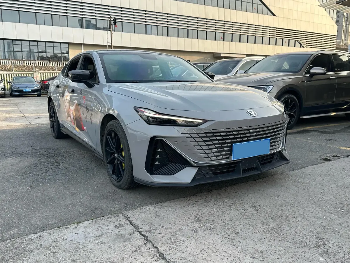 2022 ChangAn UNI-V 1.5T 188HP L4 7DCT,autocango,china used car exporter,china ev exporter,chinese used car exporter,chinese used ev exporter