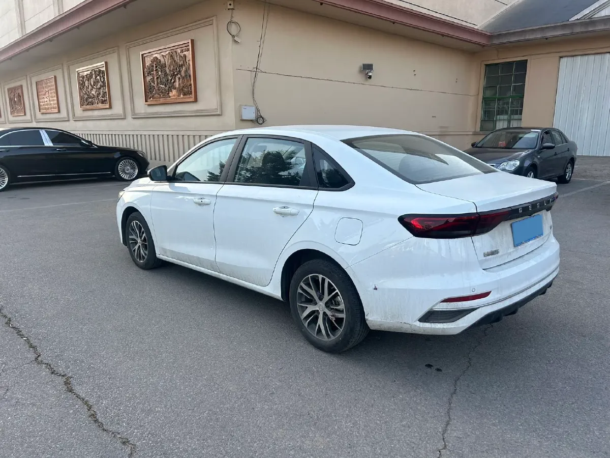 2025 Geely Emgrand 1.5L 127HP L4 CVT,autocango,china used car exporter,china ev exporter,chinese used car exporter,chinese used ev exporter