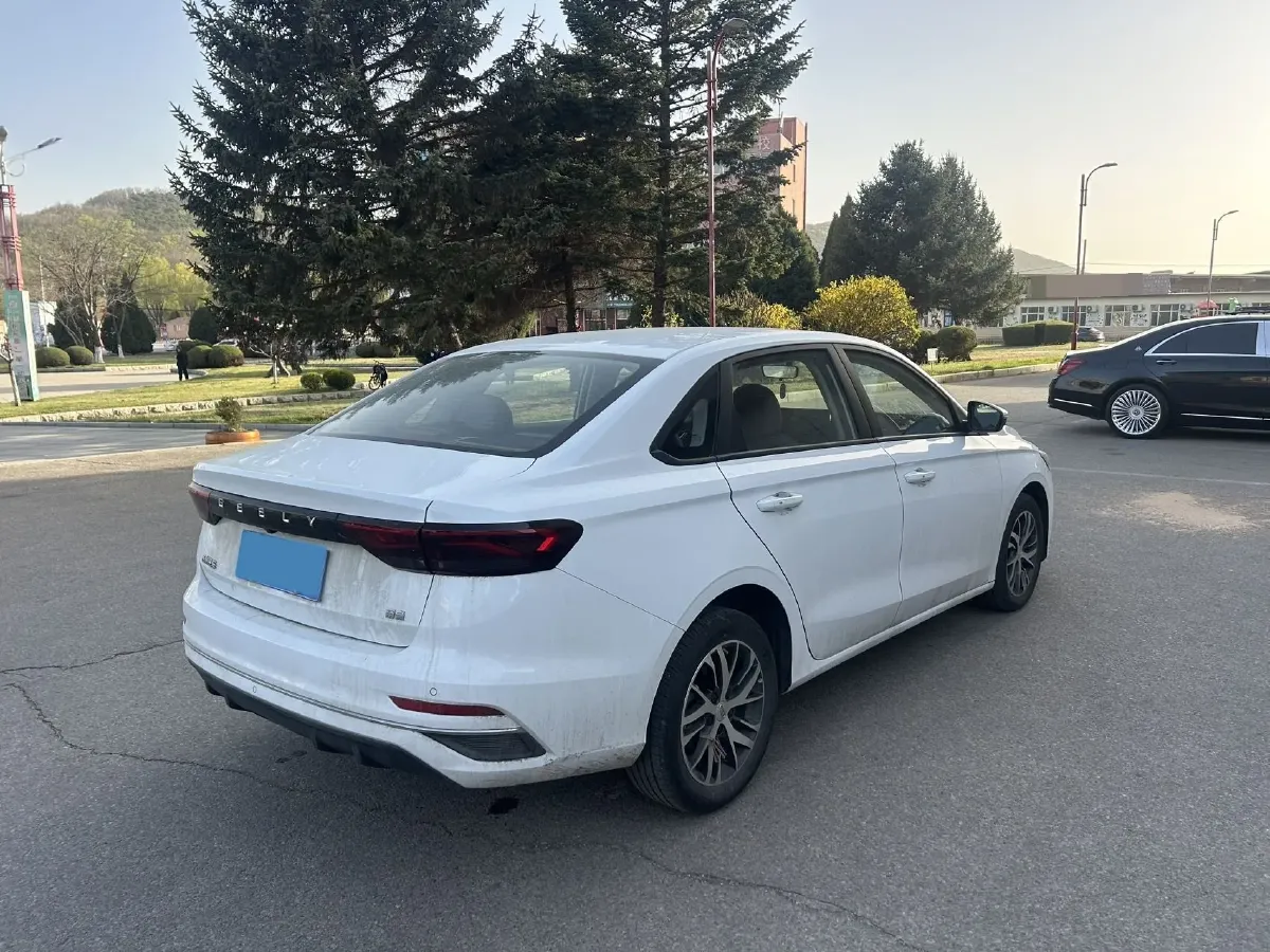 2025 Geely Emgrand 1.5L 127HP L4 CVT,autocango,china used car exporter,china ev exporter,chinese used car exporter,chinese used ev exporter