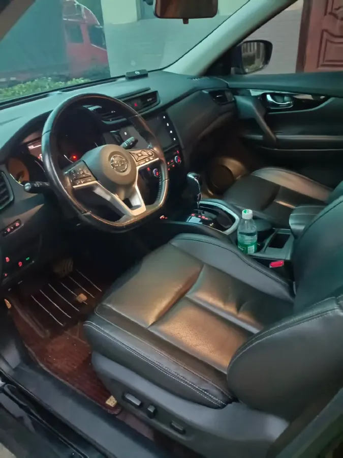 2022 Nissan X-Trail 2.0L 151HP L4 CVT,autocango,china used car exporter,china ev exporter,chinese used car exporter,chinese used ev exporter