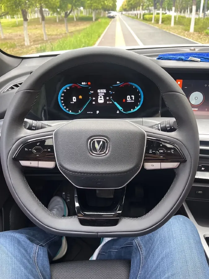 2023 ChangAn CS35 Plus 1.4T 160HP L4 7DCT,autocango,china used car exporter,china ev exporter,chinese used car exporter,chinese used ev exporter