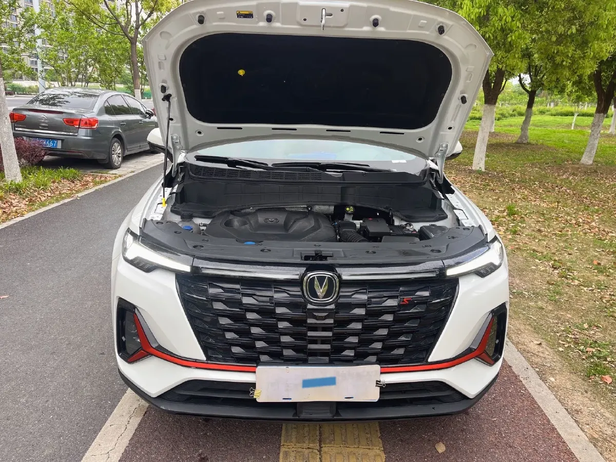 2023 ChangAn CS35 Plus 1.4T 160HP L4 7DCT,autocango,china used car exporter,china ev exporter,chinese used car exporter,chinese used ev exporter