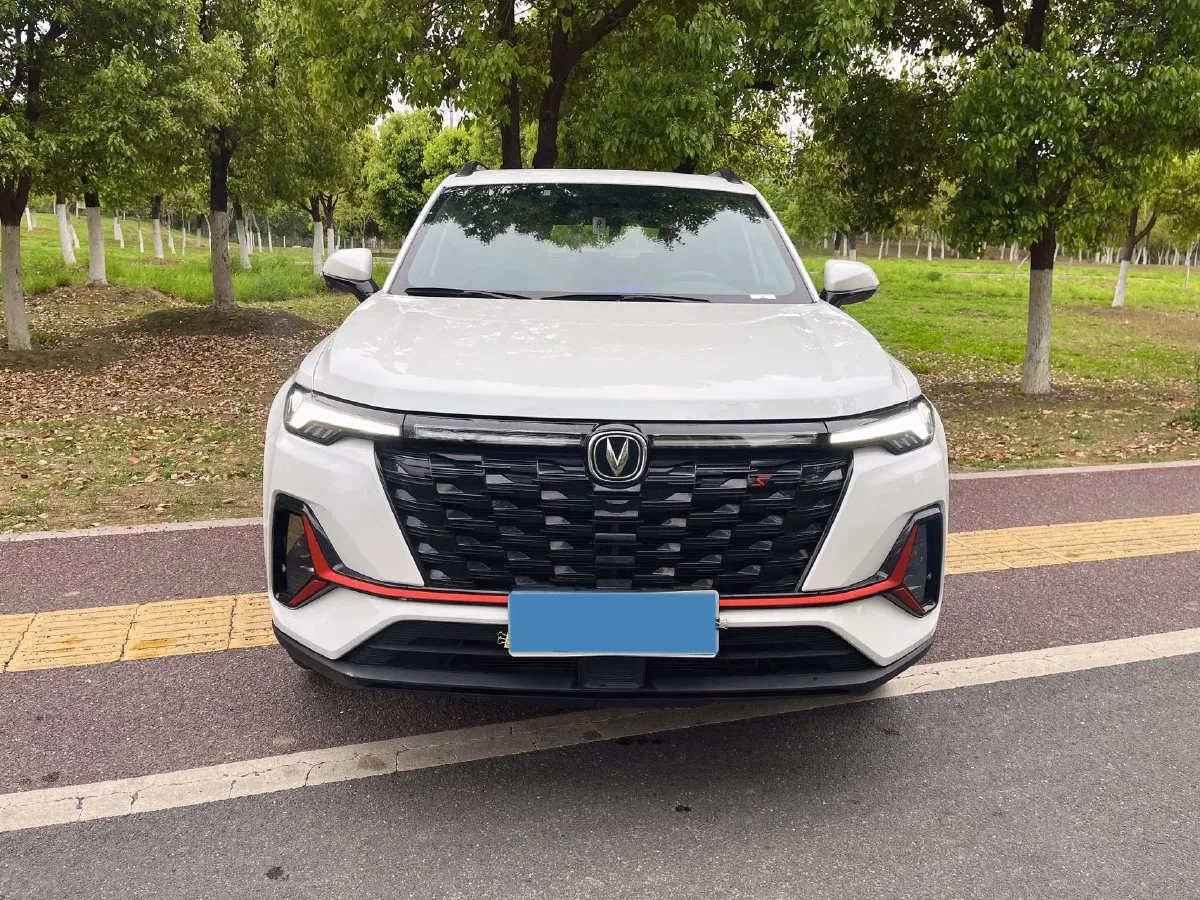 2023 ChangAn CS35 Plus 1.4T 160HP L4 7DCT,autocango,china used car exporter,china ev exporter,chinese used car exporter,chinese used ev exporter
