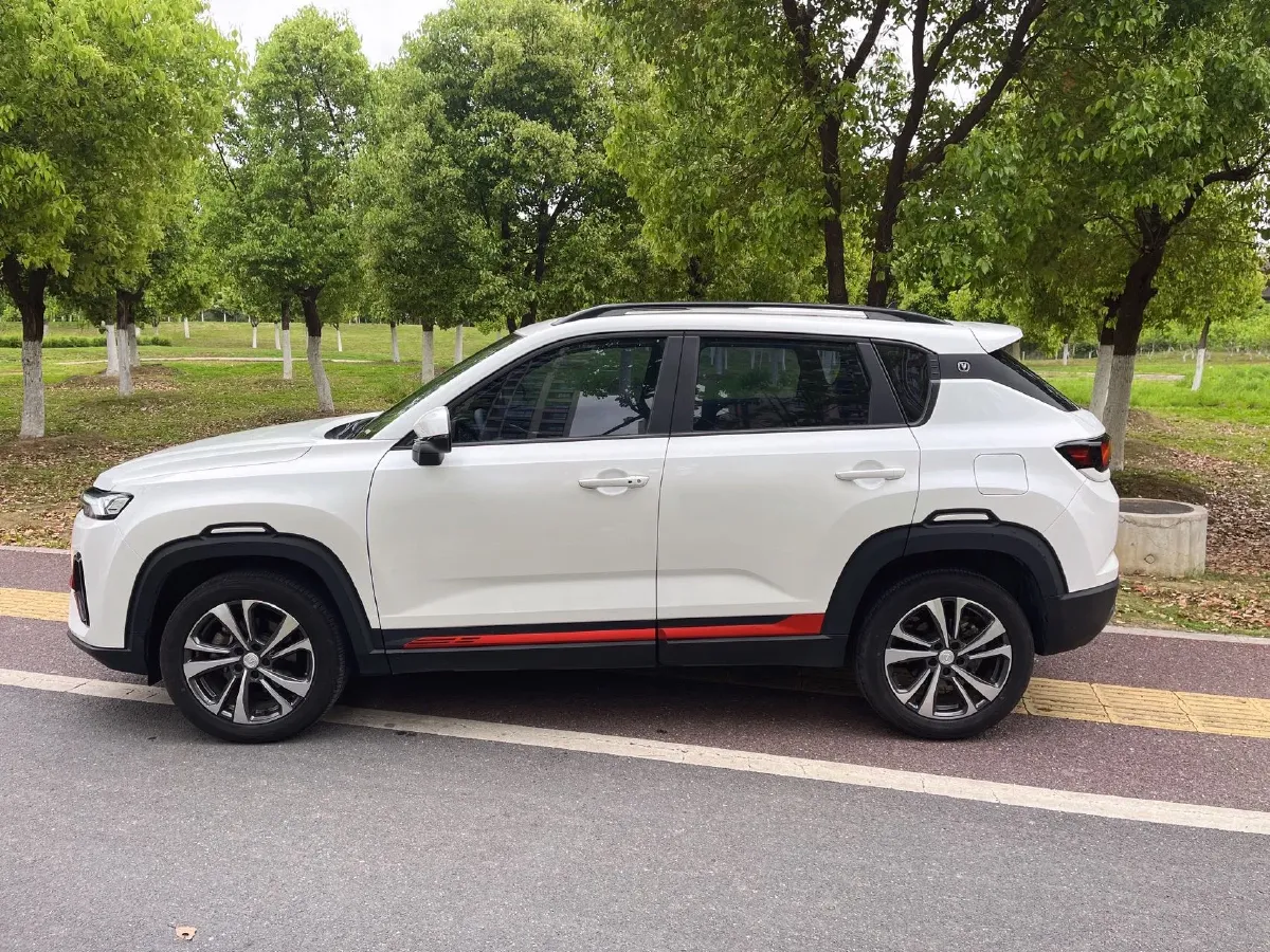 2023 ChangAn CS35 Plus 1.4T 160HP L4 7DCT,autocango,china used car exporter,china ev exporter,chinese used car exporter,chinese used ev exporter