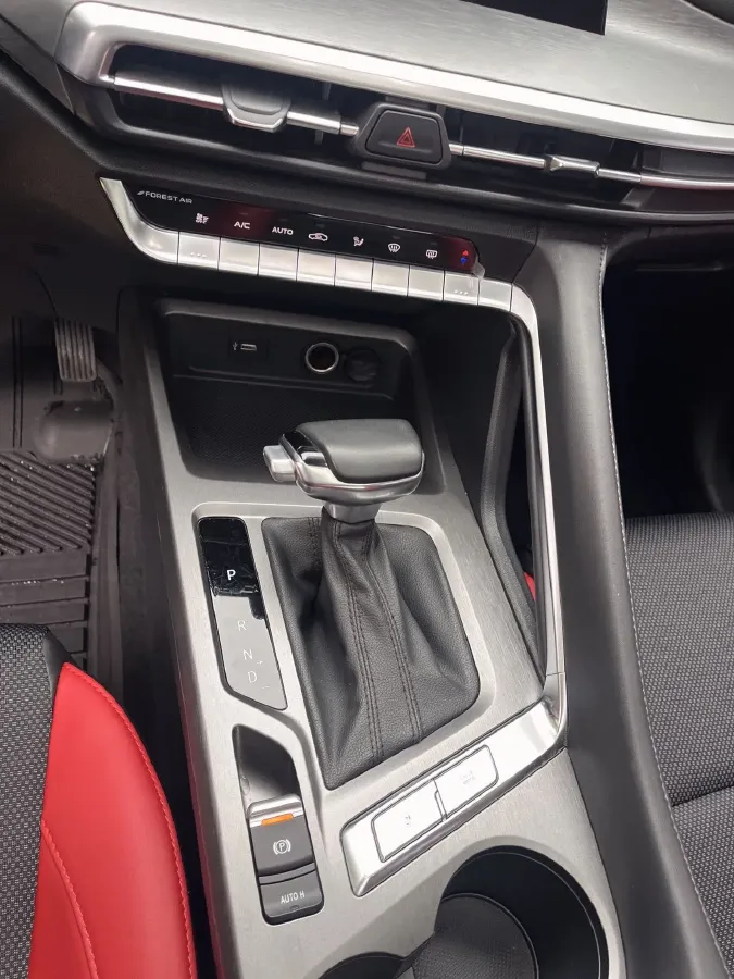 2023 ChangAn CS35 Plus 1.4T 160HP L4 7DCT,autocango,china used car exporter,china ev exporter,chinese used car exporter,chinese used ev exporter