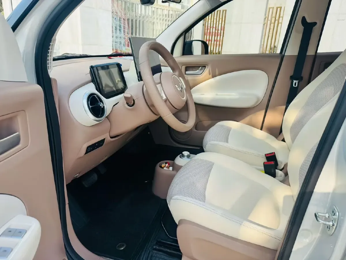 2025 WuLing HongGuang MINI EV BEV 16.2KWH,autocango,china used car exporter,china ev exporter,chinese used car exporter,chinese used ev exporter