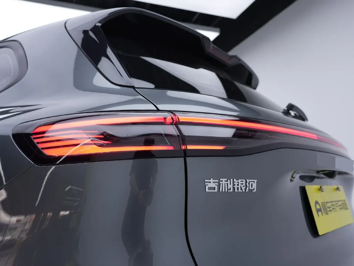 2025 WuLing XingGuangS 1.5L 106HP L4 E-CVT PHEV,autocango,china used car exporter,china ev exporter,chinese used car exporter,chinese used ev exporter