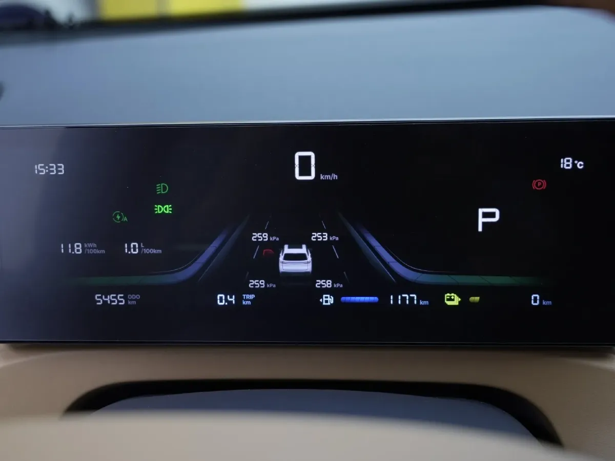 2025 WuLing XingGuangS 1.5L 106HP L4 E-CVT PHEV,autocango,china used car exporter,china ev exporter,chinese used car exporter,chinese used ev exporter