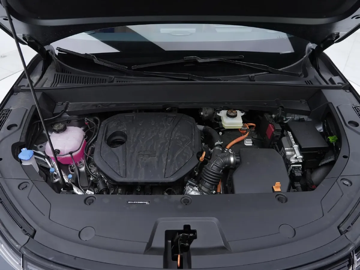 2025 WuLing XingGuangS 1.5L 106HP L4 E-CVT PHEV,autocango,china used car exporter,china ev exporter,chinese used car exporter,chinese used ev exporter