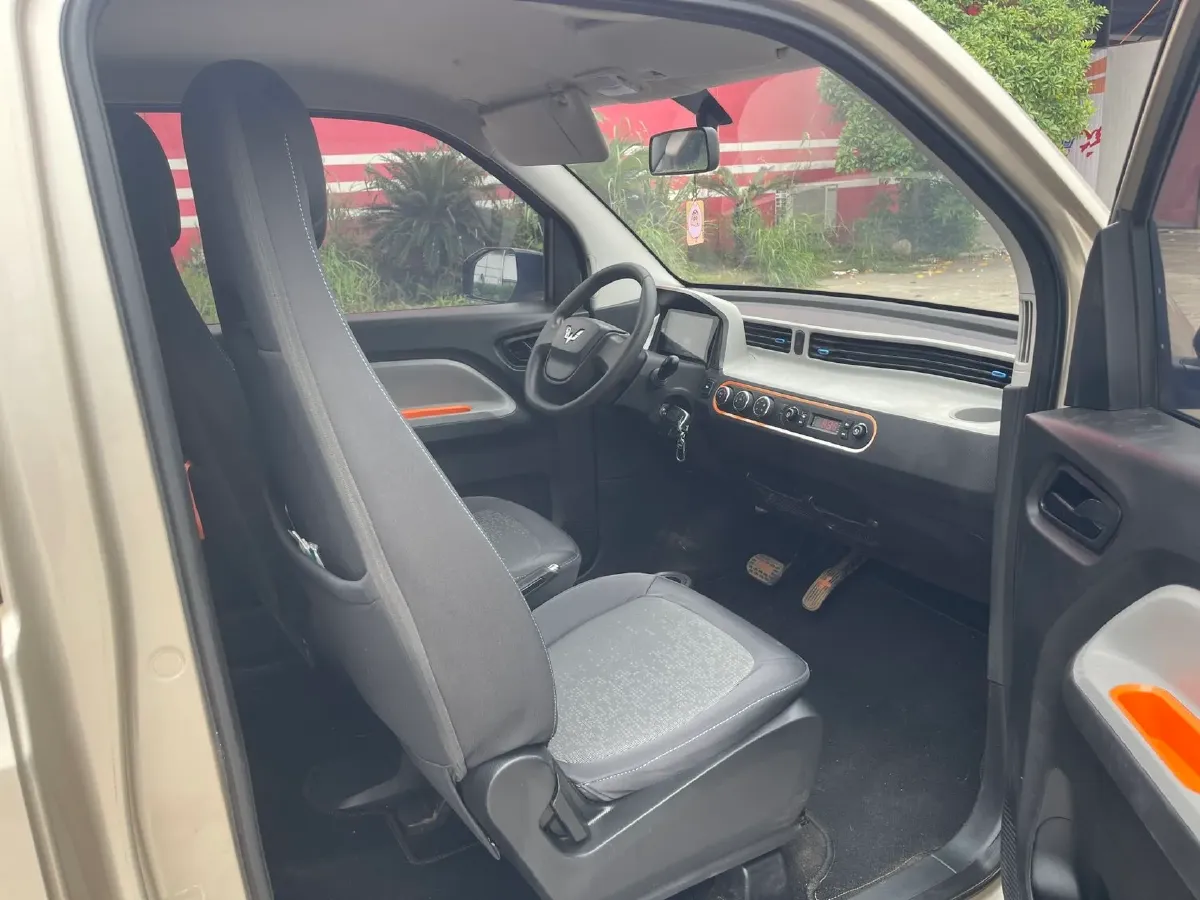 2020 WuLing HongGuang MINI EV BEV 13.8KWH,autocango,china used car exporter,china ev exporter,chinese used car exporter,chinese used ev exporter