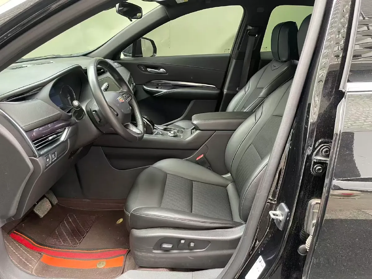 2021 Cadillac XT4 2.0T 237HP L4 9AT,autocango,china used car exporter,china ev exporter,chinese used car exporter,chinese used ev exporter