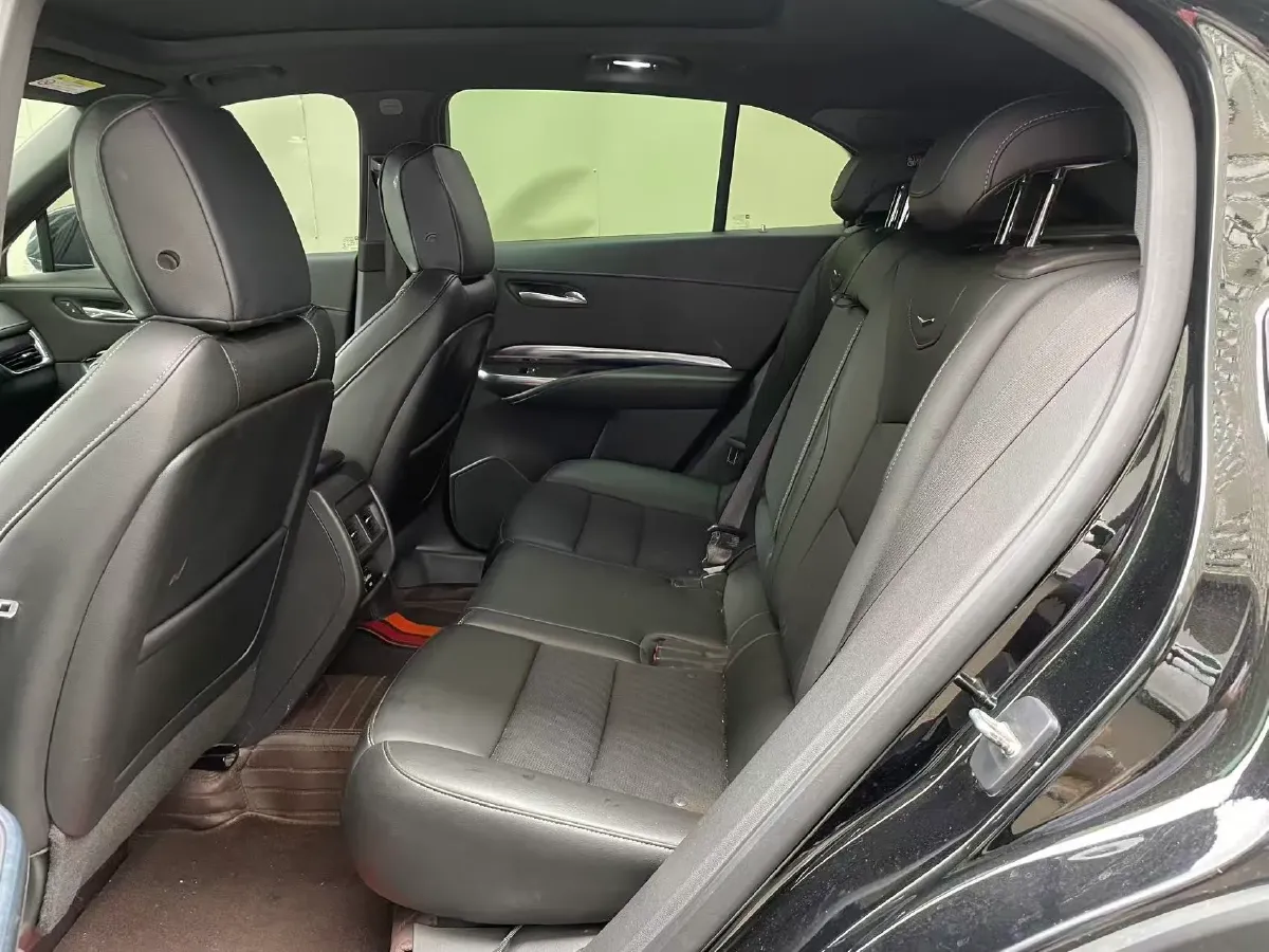 2021 Cadillac XT4 2.0T 237HP L4 9AT,autocango,china used car exporter,china ev exporter,chinese used car exporter,chinese used ev exporter