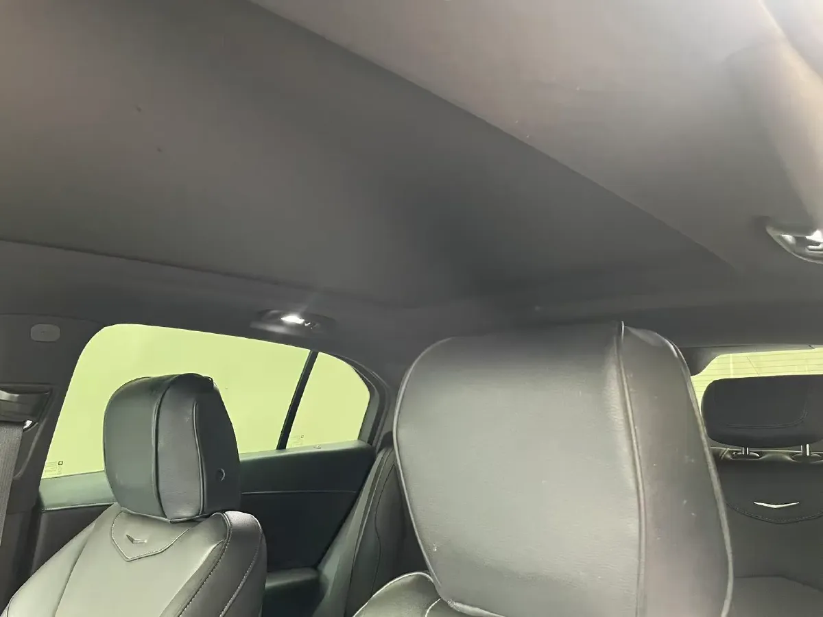 2021 Cadillac XT4 2.0T 237HP L4 9AT,autocango,china used car exporter,china ev exporter,chinese used car exporter,chinese used ev exporter