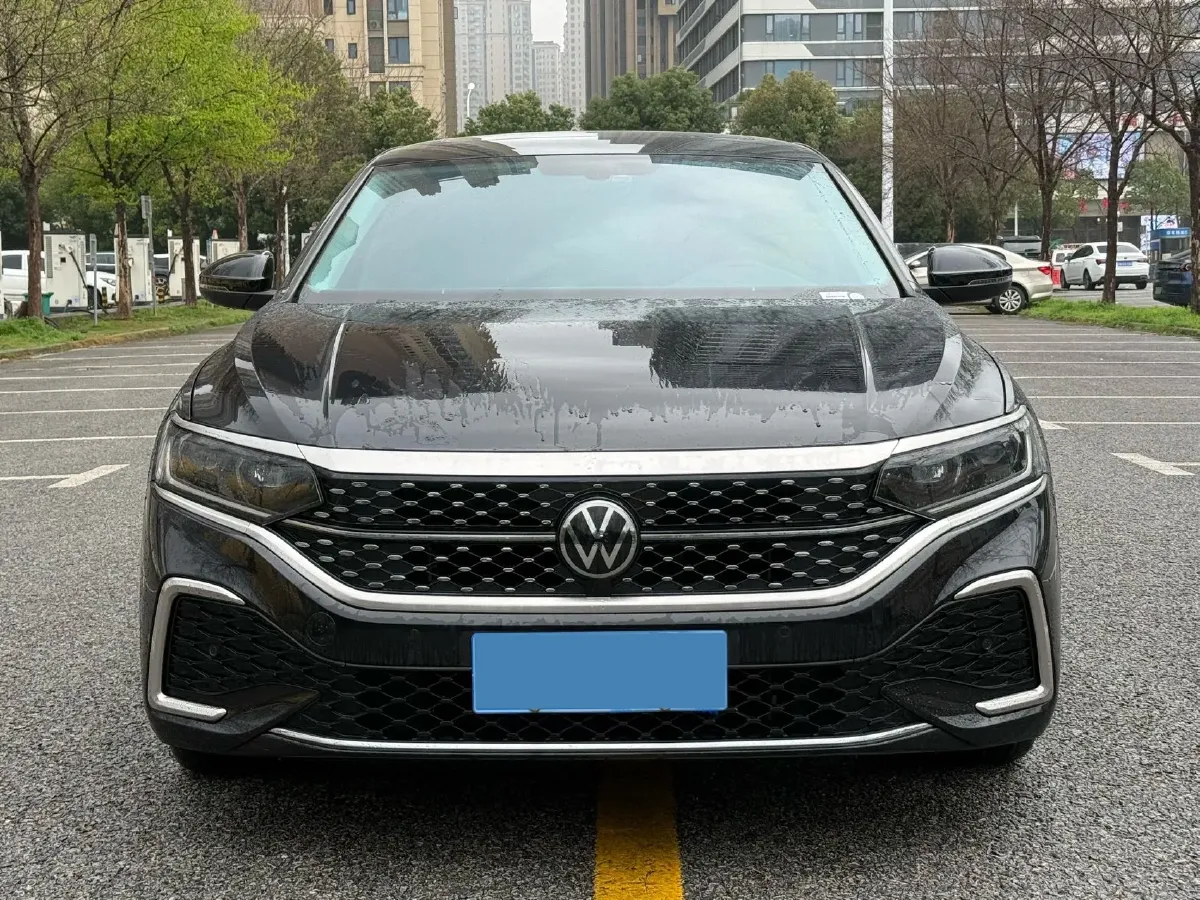 2024 Volkswagen Passat 2.0T 186HP L4 7DCT,autocango,china used car exporter,china ev exporter,chinese used car exporter,chinese used ev exporter