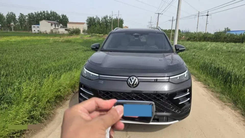 2025 Volkswagen Tayron 2.0T 186HP L4 7DCT,autocango,china used car exporter,china ev exporter,chinese used car exporter,chinese used ev exporter