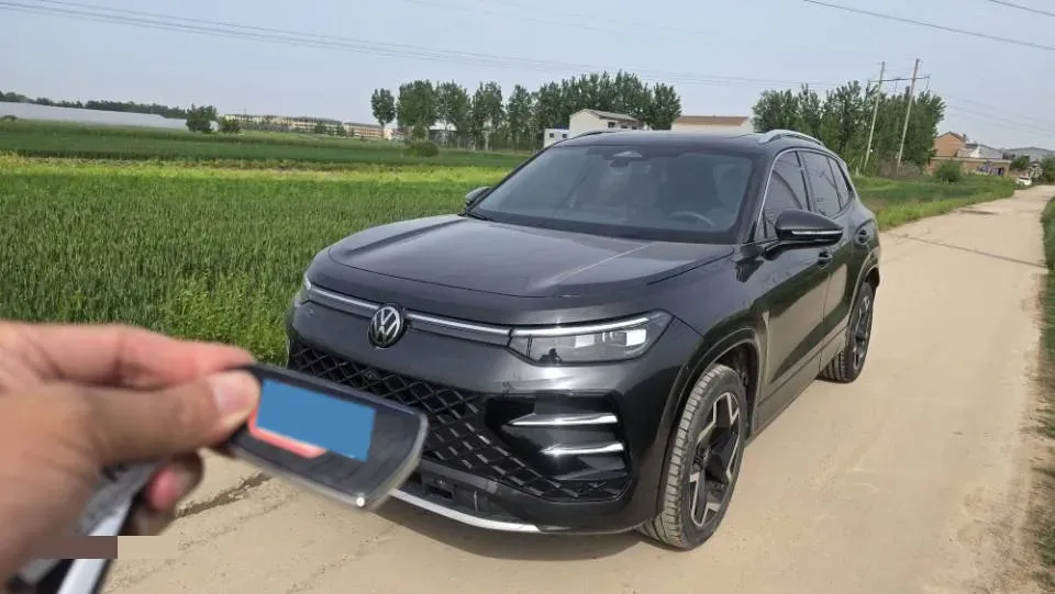 2025 Volkswagen Tayron 2.0T 186HP L4 7DCT,autocango,china used car exporter,china ev exporter,chinese used car exporter,chinese used ev exporter