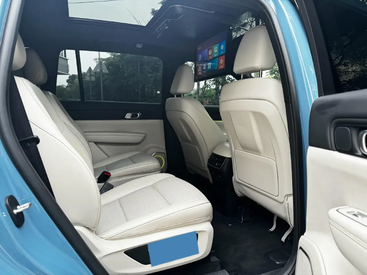 2021 Li ONE Range Extended 131HP REEV 40.5KWH,autocango,china used car exporter,china ev exporter,chinese used car exporter,chinese used ev exporter