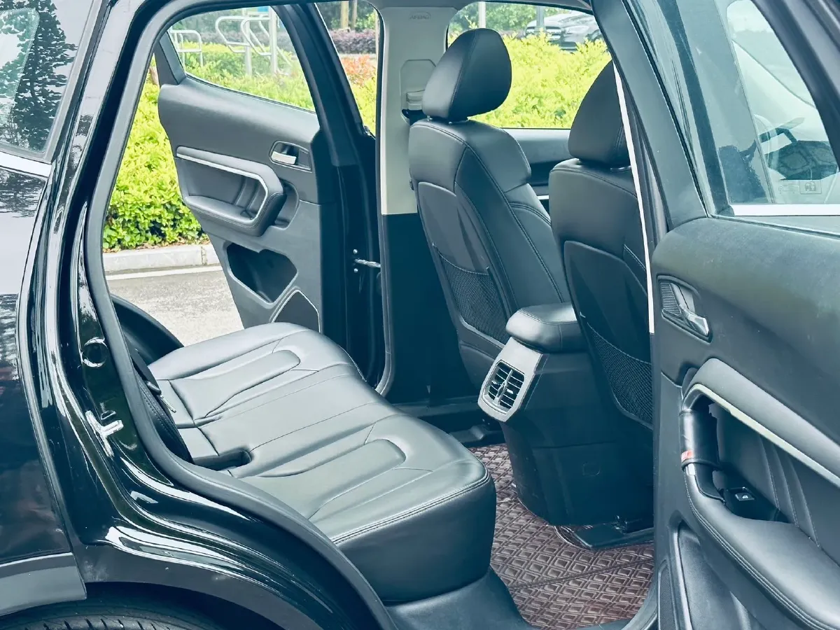 2017 Haval H6 1.5T 169HP L4 7DCT,autocango,china used car exporter,china ev exporter,chinese used car exporter,chinese used ev exporter