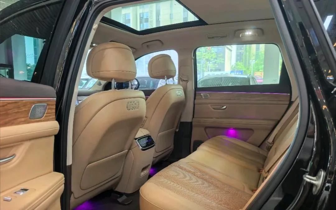 2024 AITO AITO M7 1.5T 152HP L4 REEV 40KWH,autocango,china used car exporter,china ev exporter,chinese used car exporter,chinese used ev exporter