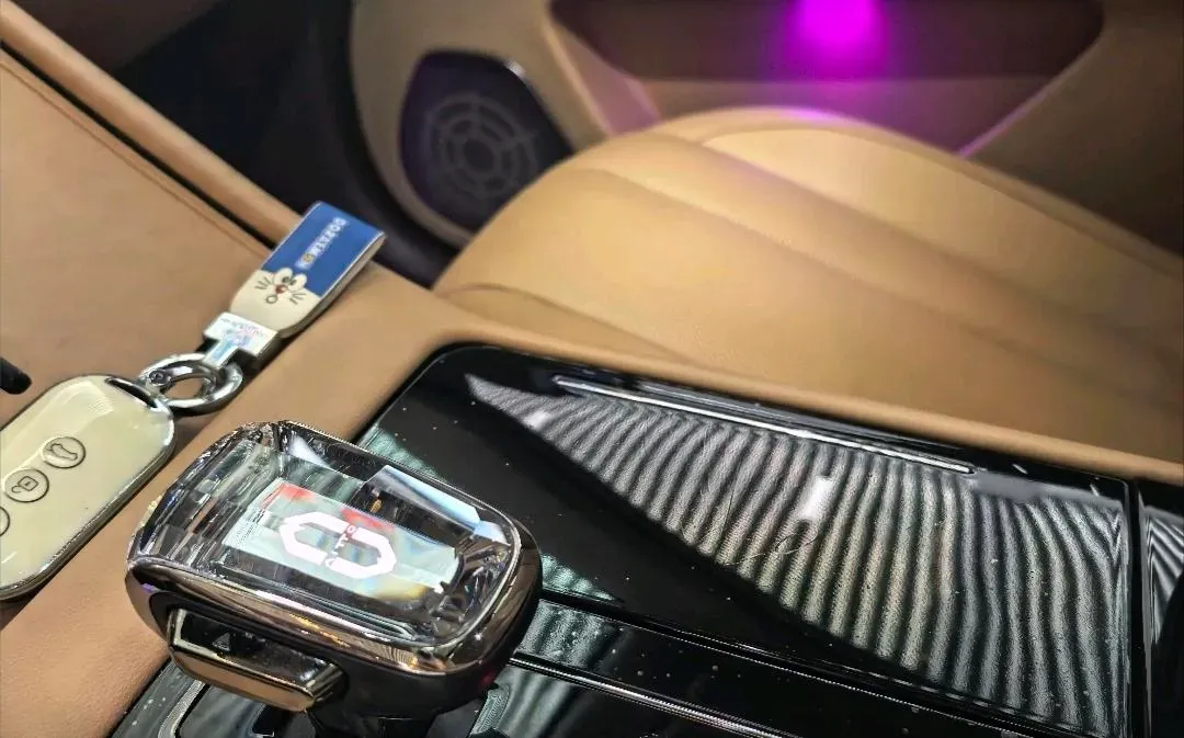 2024 AITO AITO M7 1.5T 152HP L4 REEV 40KWH,autocango,china used car exporter,china ev exporter,chinese used car exporter,chinese used ev exporter