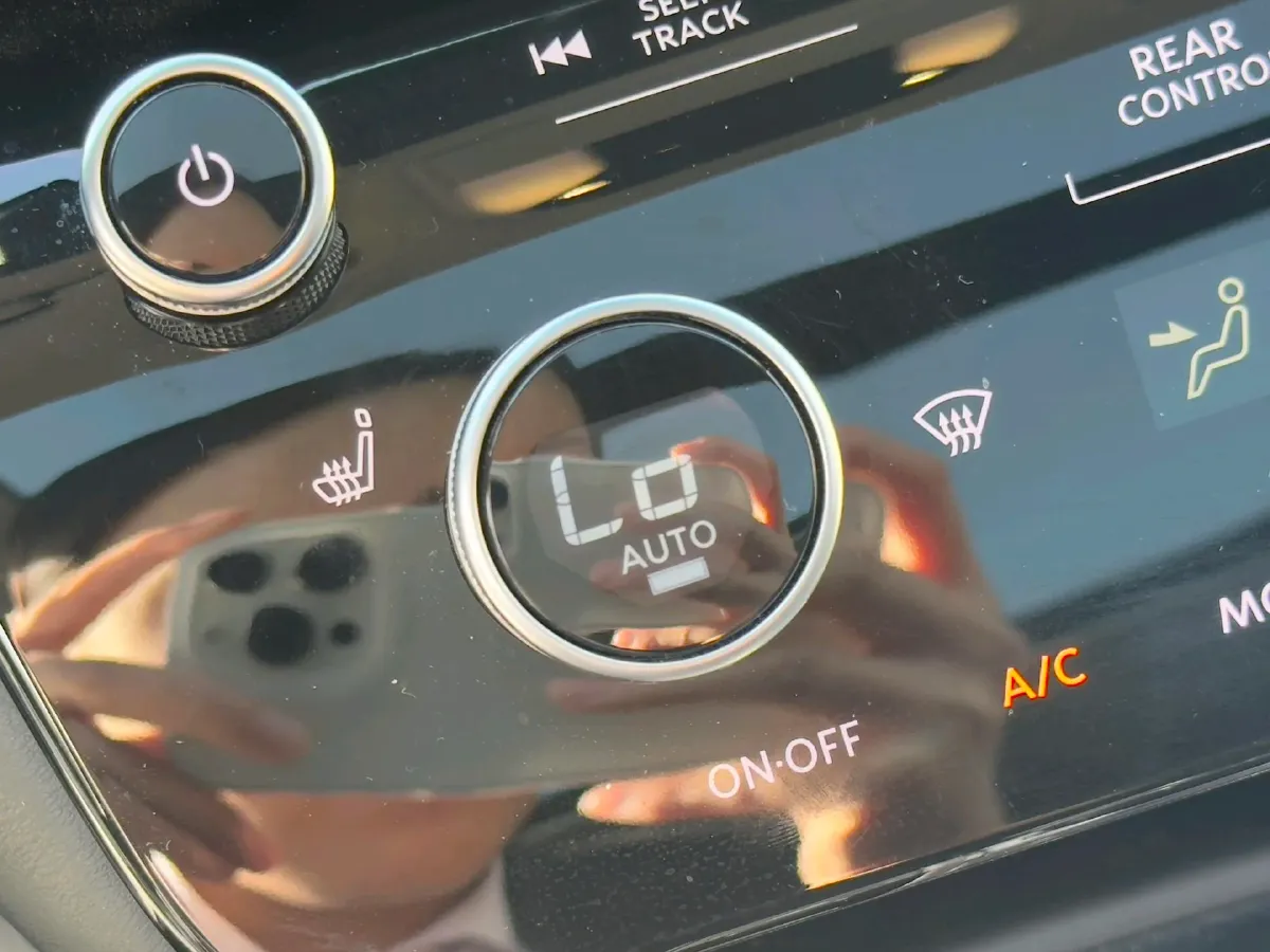 2022 Infiniti QX60 2.0T 252HP L4 9AT,autocango,china used car exporter,china ev exporter,chinese used car exporter,chinese used ev exporter