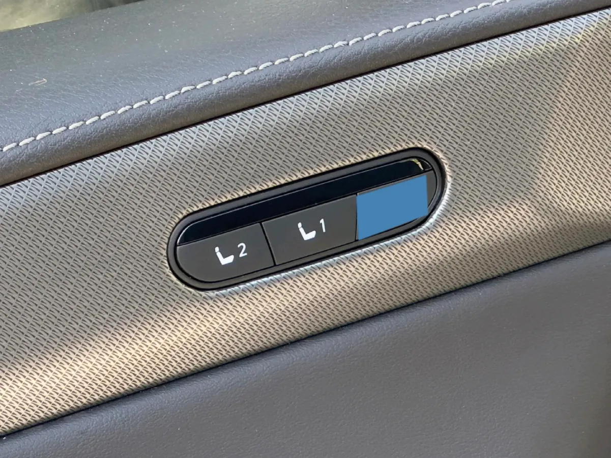 2022 Infiniti QX60 2.0T 252HP L4 9AT,autocango,china used car exporter,china ev exporter,chinese used car exporter,chinese used ev exporter