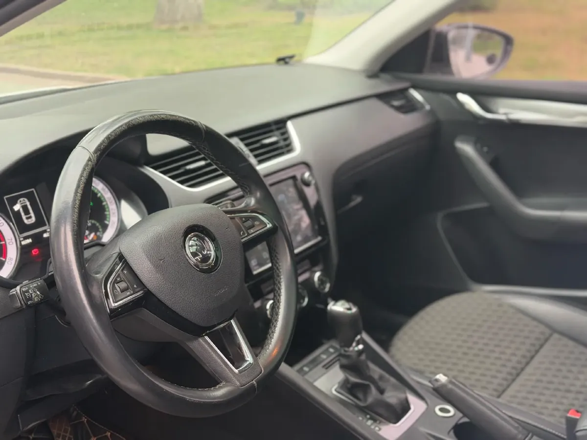 2018 Skoda Octavia 1.2T 116HP L4 7DCT,autocango,china used car exporter,china ev exporter,chinese used car exporter,chinese used ev exporter