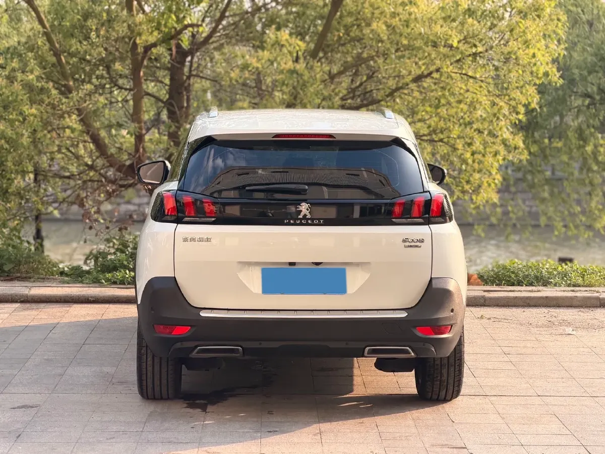 2017 Peugeot 5008 1.8T 204HP L4 6AT,autocango,china used car exporter,china ev exporter,chinese used car exporter,chinese used ev exporter