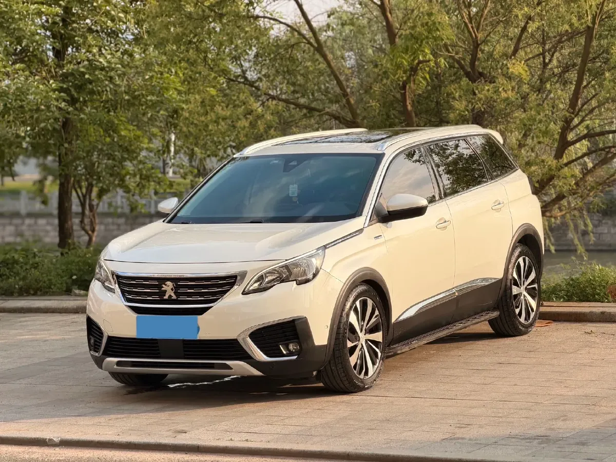 2017 Peugeot 5008 1.8T 204HP L4 6AT,autocango,china used car exporter,china ev exporter,chinese used car exporter,chinese used ev exporter