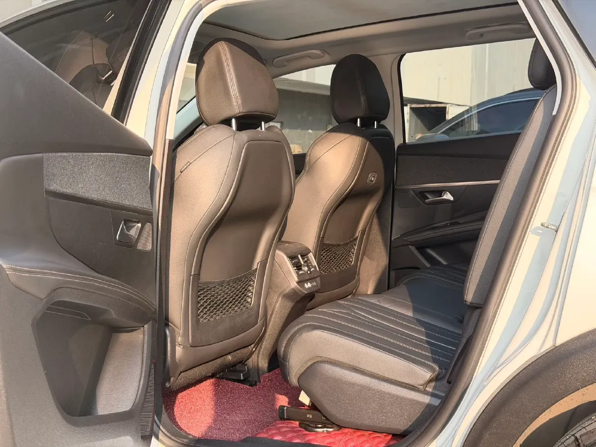 2017 Peugeot 5008 1.8T 204HP L4 6AT,autocango,china used car exporter,china ev exporter,chinese used car exporter,chinese used ev exporter