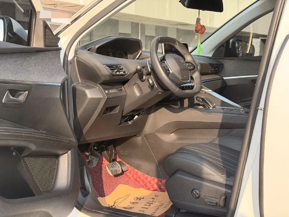 2017 Peugeot 5008 1.8T 204HP L4 6AT,autocango,china used car exporter,china ev exporter,chinese used car exporter,chinese used ev exporter