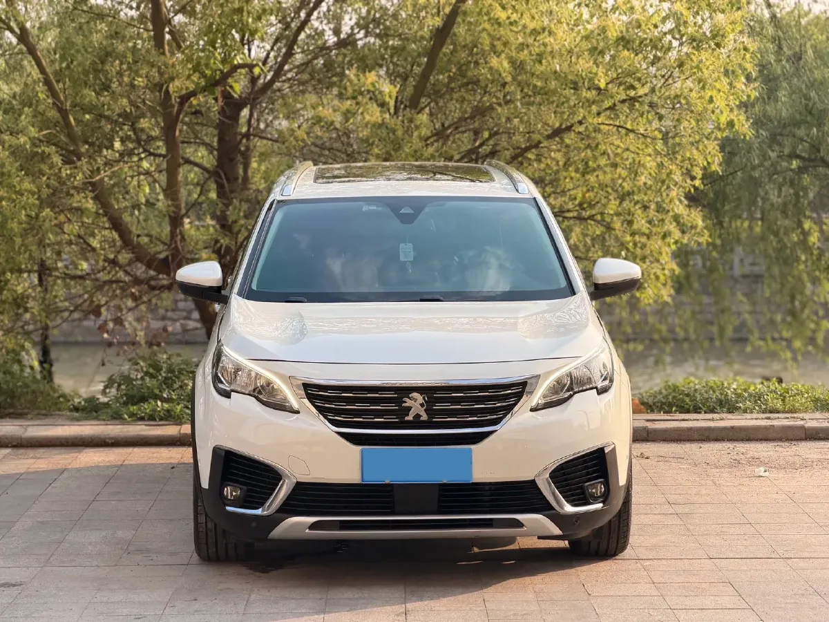 2017 Peugeot 5008 1.8T 204HP L4 6AT,autocango,china used car exporter,china ev exporter,chinese used car exporter,chinese used ev exporter