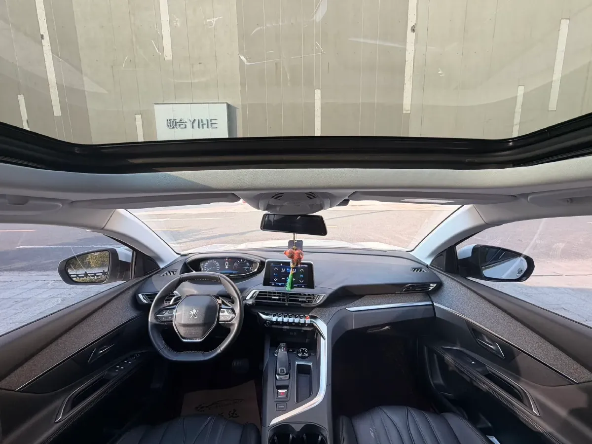 2017 Peugeot 5008 1.8T 204HP L4 6AT,autocango,china used car exporter,china ev exporter,chinese used car exporter,chinese used ev exporter