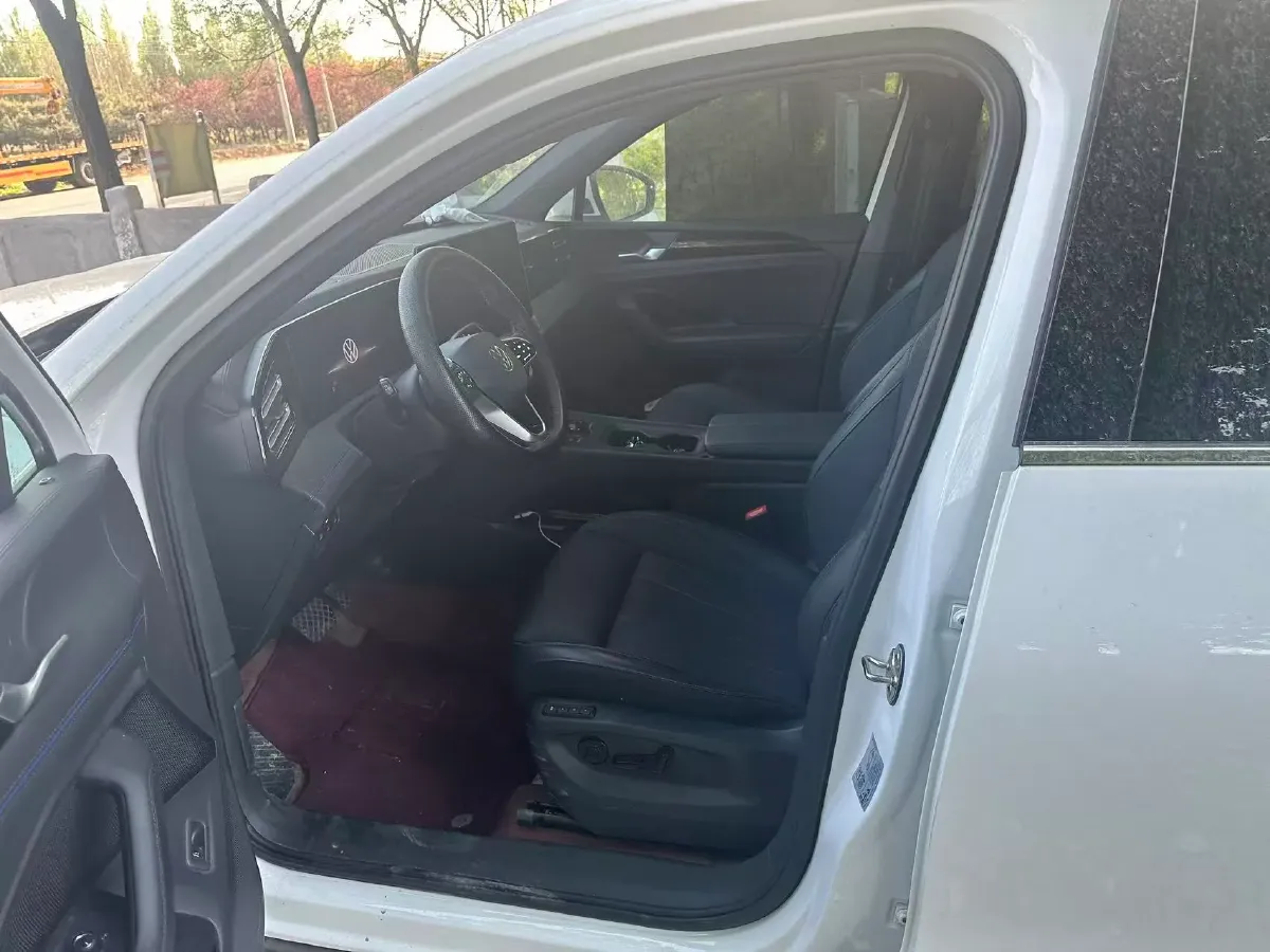 2024 Volkswagen Tiguan L 2.0T 186HP L4 7DCT,autocango,china used car exporter,china ev exporter,chinese used car exporter,chinese used ev exporter