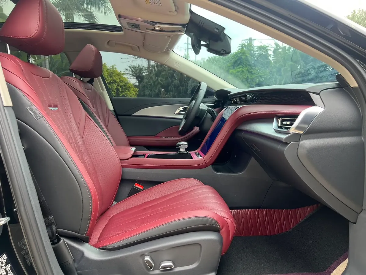 2023 HongQi H5 2.0T 224HP L4 8AT,autocango,china used car exporter,china ev exporter,chinese used car exporter,chinese used ev exporter