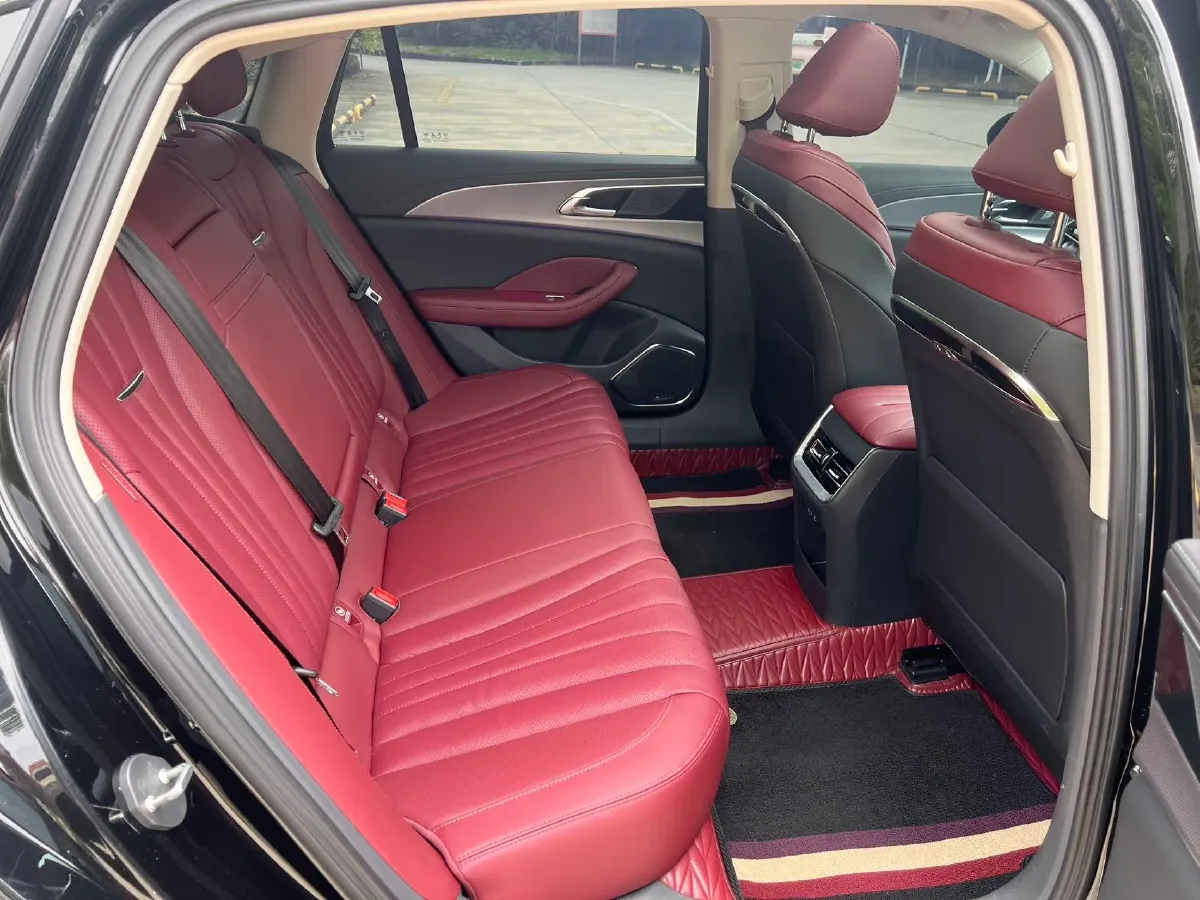 2023 HongQi H5 2.0T 224HP L4 8AT,autocango,china used car exporter,china ev exporter,chinese used car exporter,chinese used ev exporter