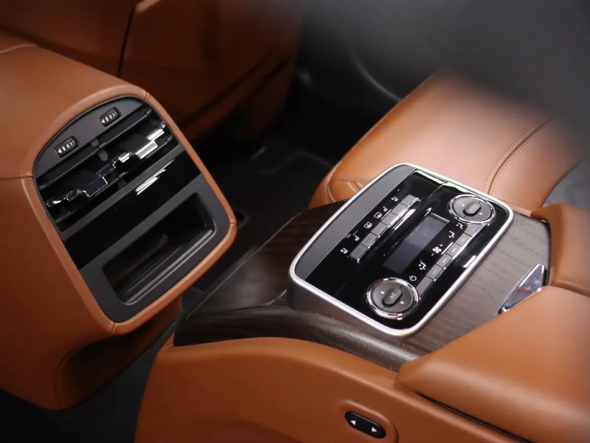 2018 Maserati Quattroporte 3.0T 430HP V6 8AT,autocango,china used car exporter,china ev exporter,chinese used car exporter,chinese used ev exporter