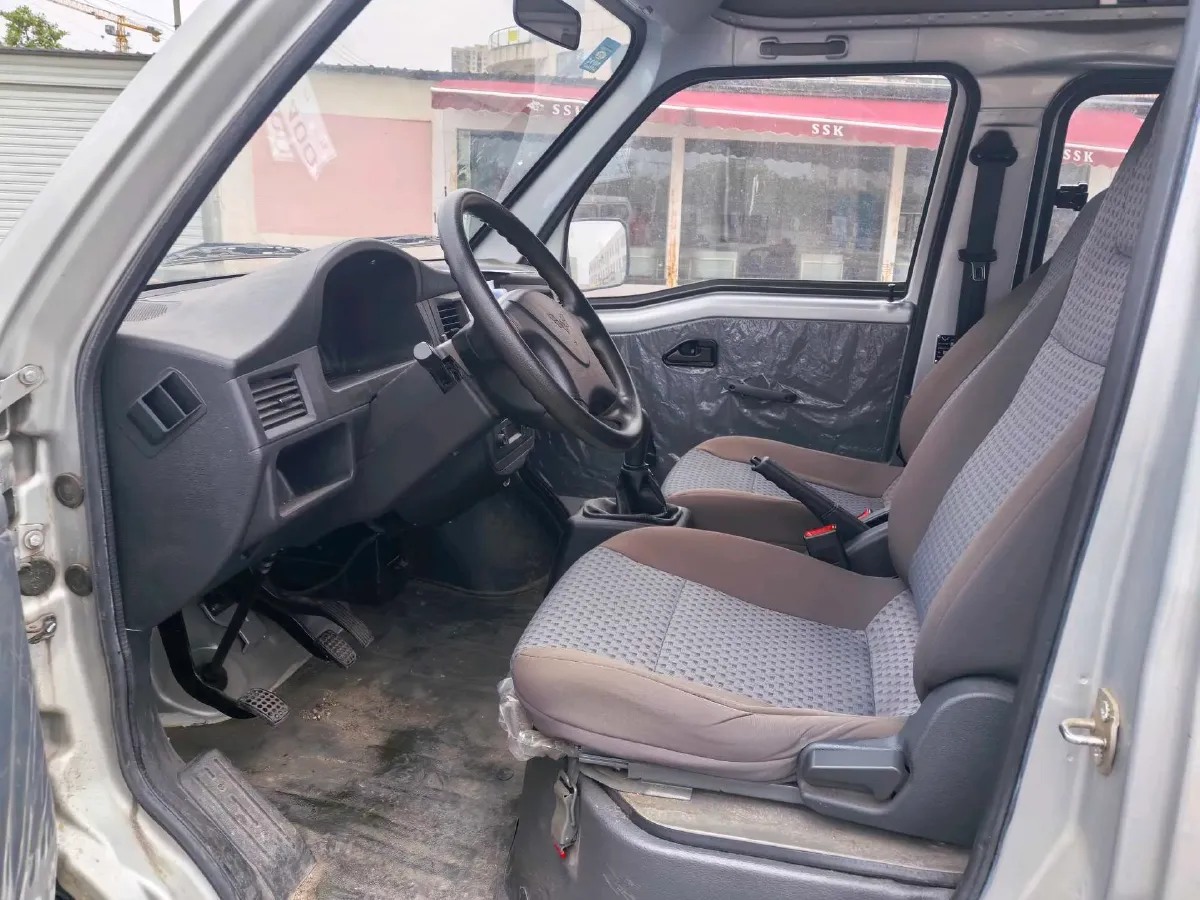 2020 WuLing ZhiGuang 1.2L 76HP L4 5MT,autocango,china used car exporter,china ev exporter,chinese used car exporter,chinese used ev exporter