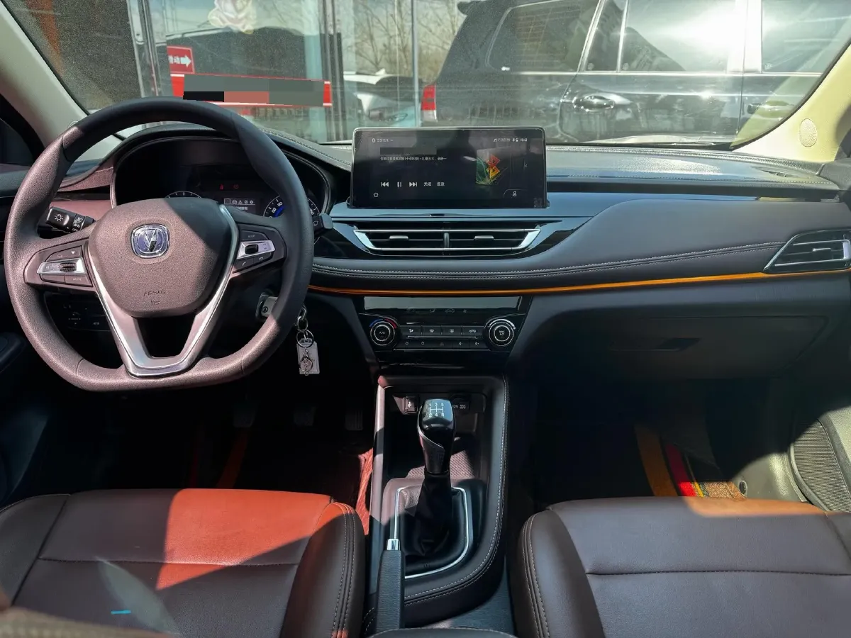 2019 ChangAn Eado DT 1.6L 125HP L4 5MT,autocango,china used car exporter,china ev exporter,chinese used car exporter,chinese used ev exporter