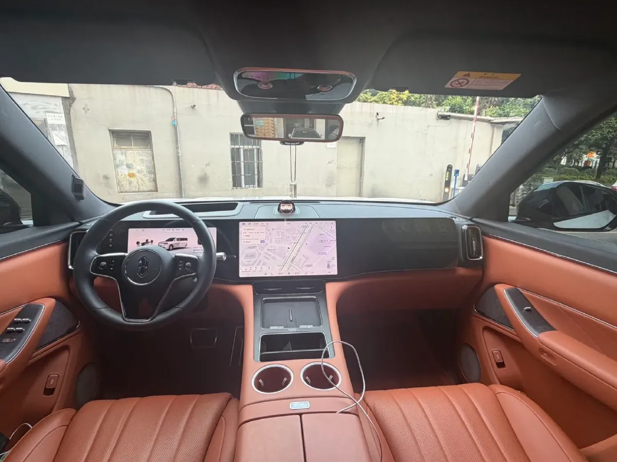 2025 AITO AITO M8 REEV 160HP REEV 53.4KWH,autocango,china used car exporter,china ev exporter,chinese used car exporter,chinese used ev exporter