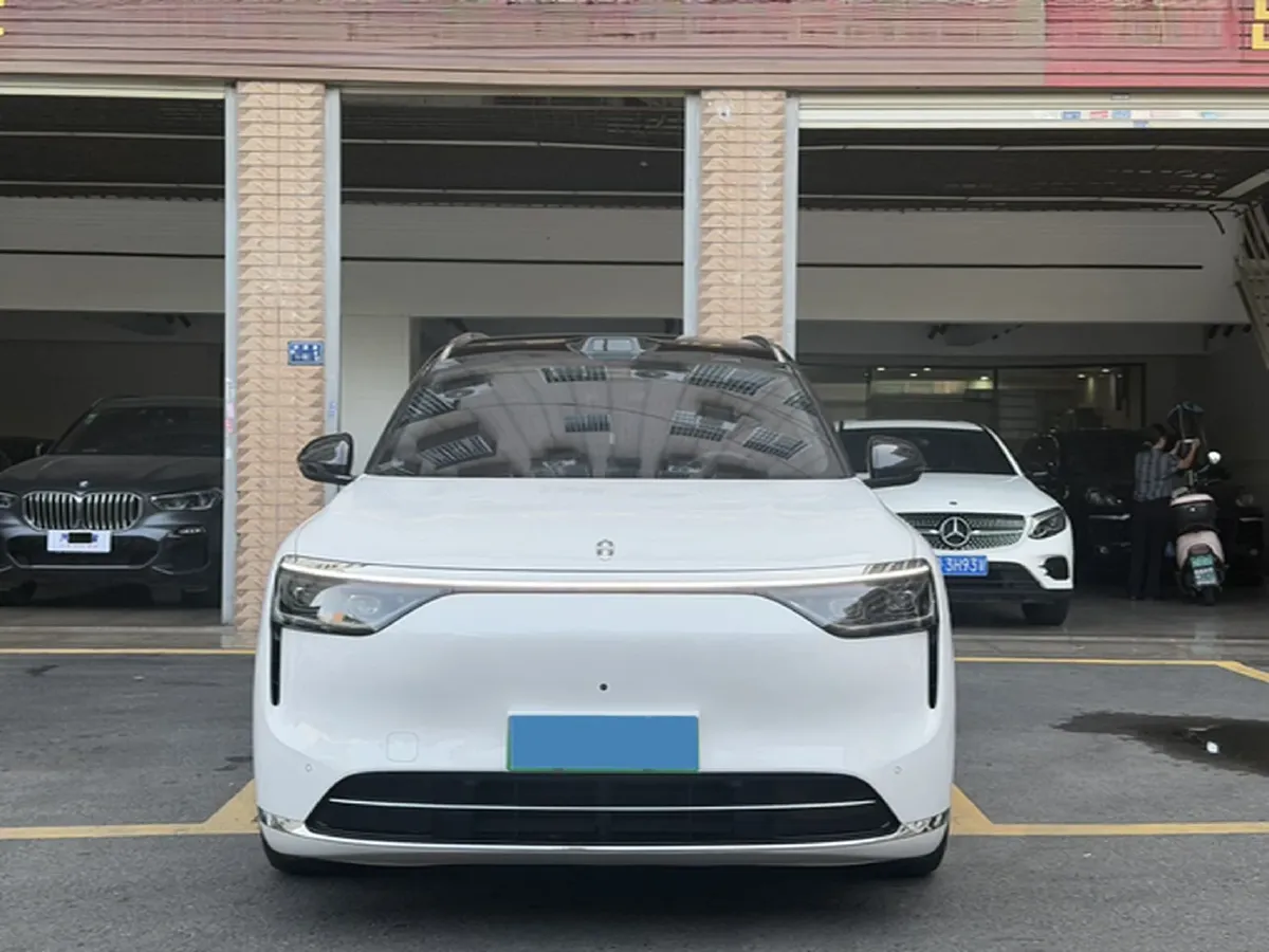 2025 AITO AITO M8 REEV 160HP REEV 53.4KWH,autocango,china used car exporter,china ev exporter,chinese used car exporter,chinese used ev exporter