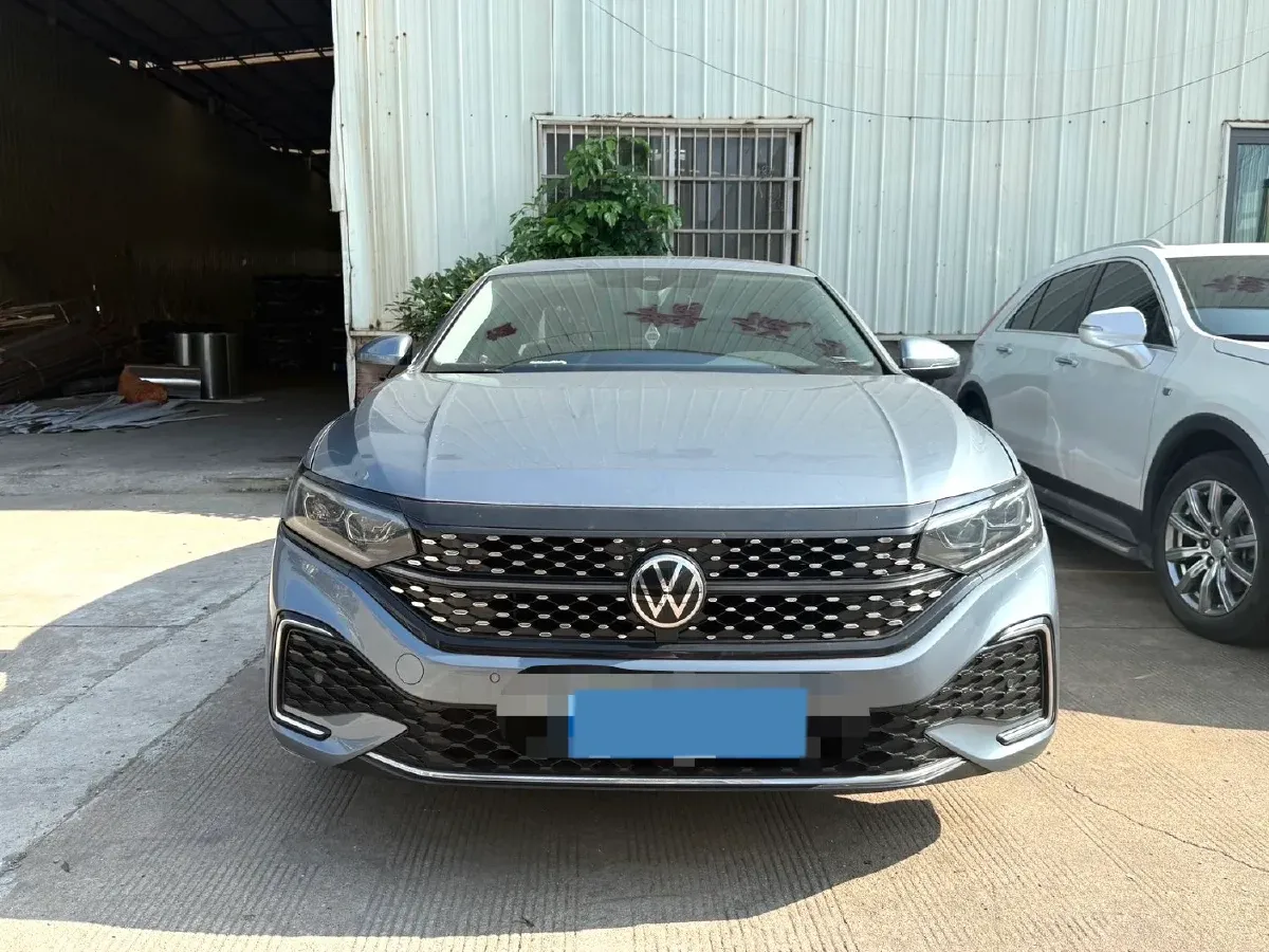2021 Volkswagen Passat 2.0T 186HP L4 7DCT,autocango,china used car exporter,china ev exporter,chinese used car exporter,chinese used ev exporter